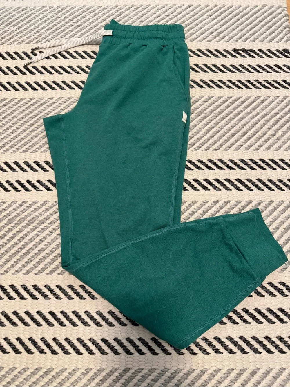 Vuori performance jogger : Green XXS - Comfortable Everyday Bottoms - Picture 1 of 2